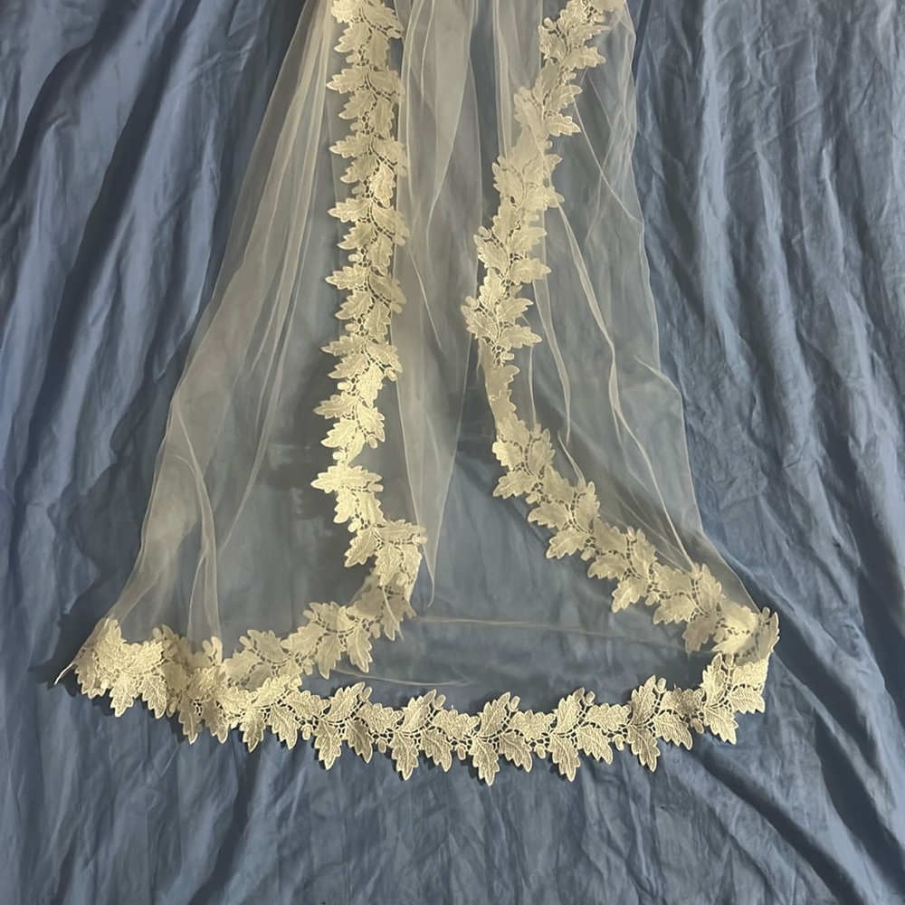 White Lace Hair Accessory with Intricate Trim